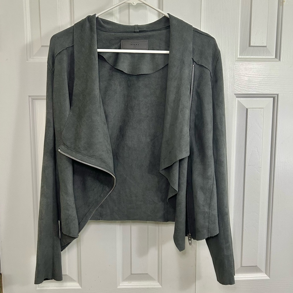 BlankNYC Gray Asymmetrical Zip Drape Front Faux Suede Jacket Size Small - Picture 4 of 13